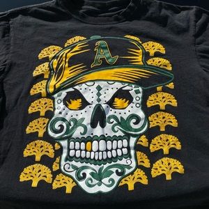 Vintage Oakland athletics baseball tee size medium